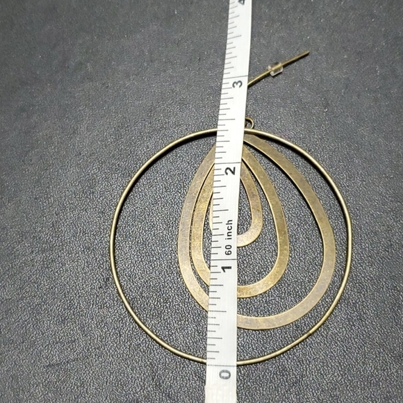 Cache gold tone layered earrings - Picture 7 of 9